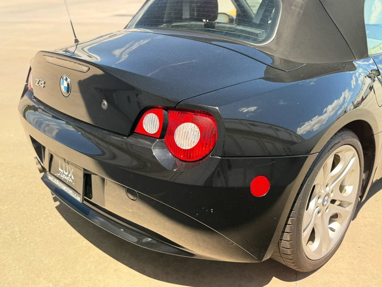 Used 2005 BMW Z4 3.0i RWD image 8