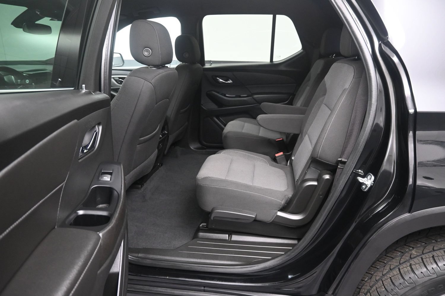 Used 2023 Chevrolet Traverse LT w/ LPO, Floor Liner Package AWD/4WD image 12
