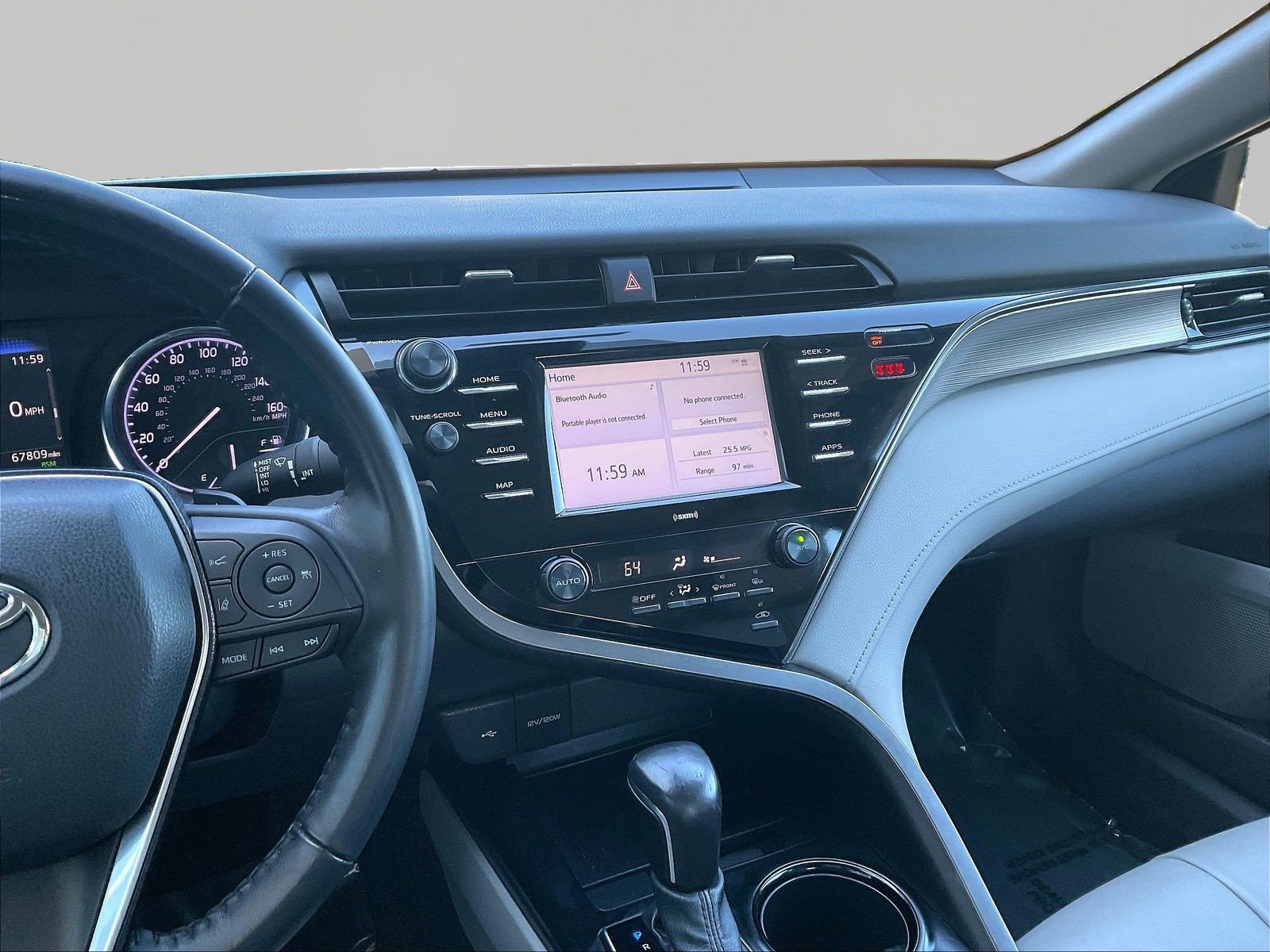 Used 2020 Toyota Camry SE w/ Convenience Package FWD image 9