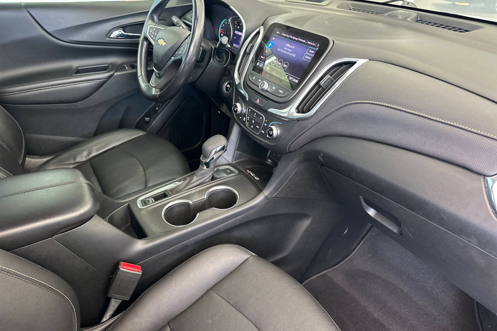 Used 2020 Chevrolet Equinox Premier w/ Premier Redline Edition FWD image 16