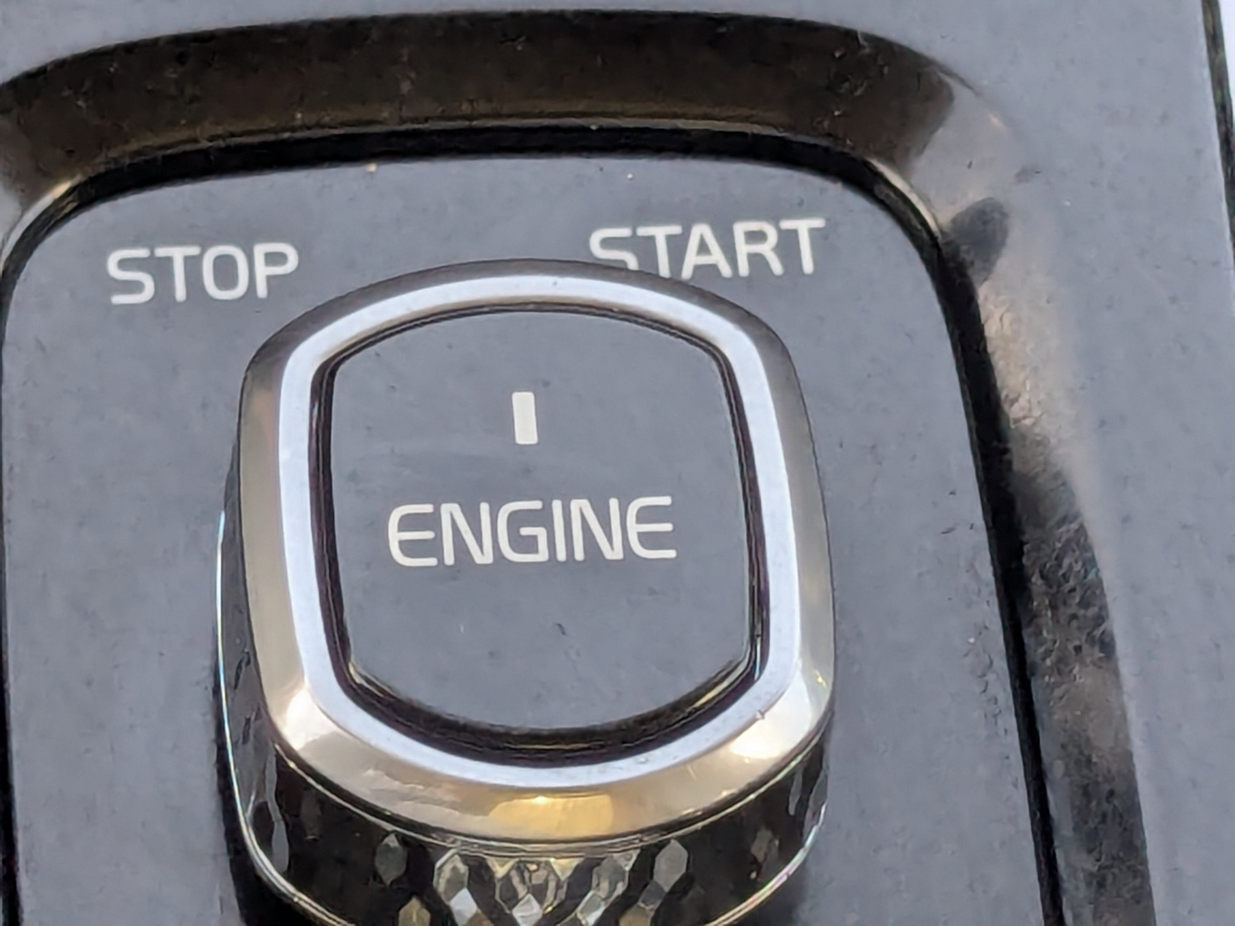 Used 2017 Volvo XC90 T6 Momentum w/ Vision Package image 30