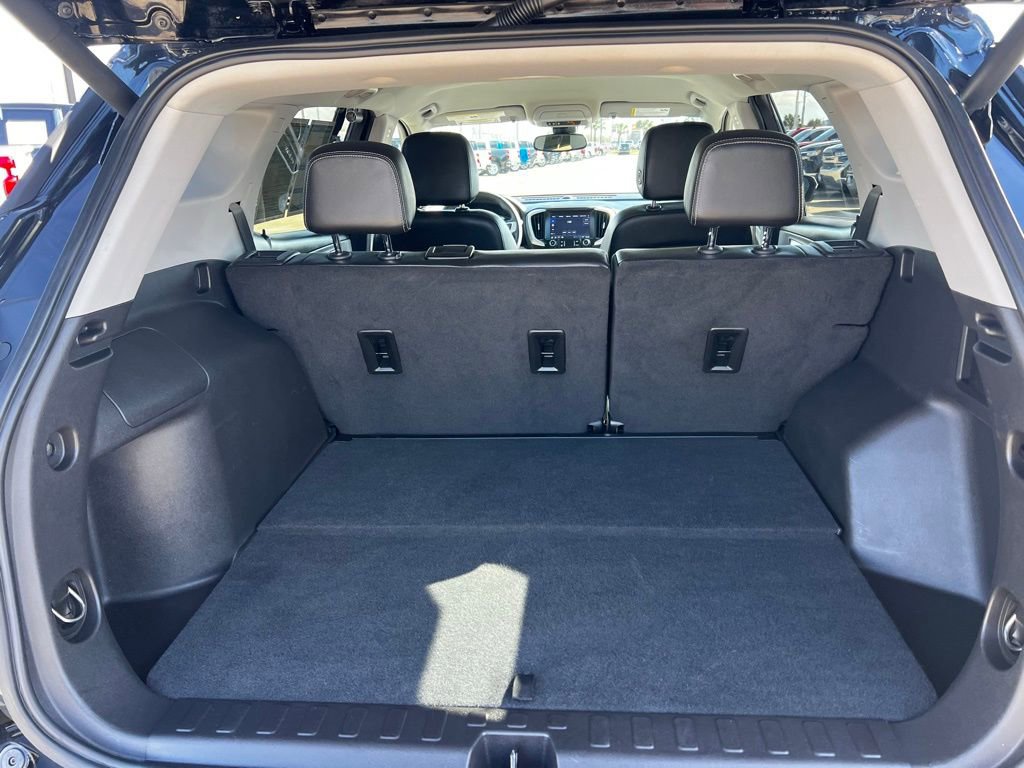 Used 2024 GMC Terrain SLT image 15