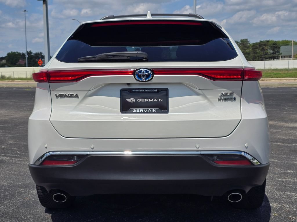 Certified 2021 Toyota Venza XLE w/ Carpet Mat Package (TMS) AWD/4WD image 15