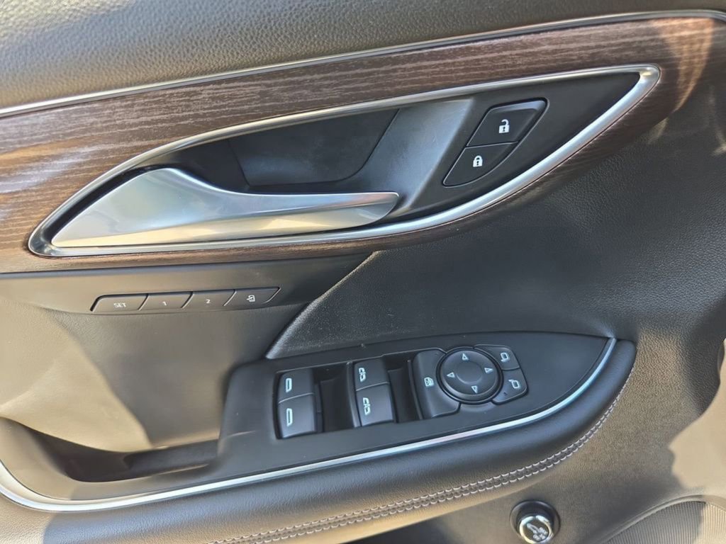 Used 2023 Buick Envision Avenir image 13