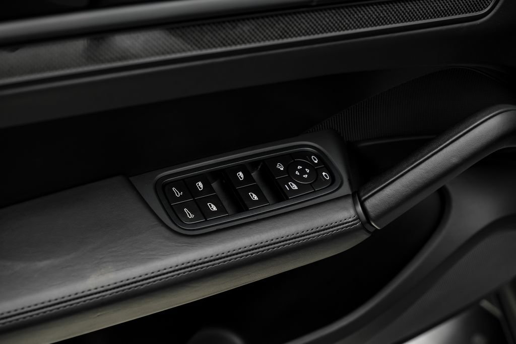 Used 2024 Porsche Cayenne Turbo GT AWD/4WD image 49