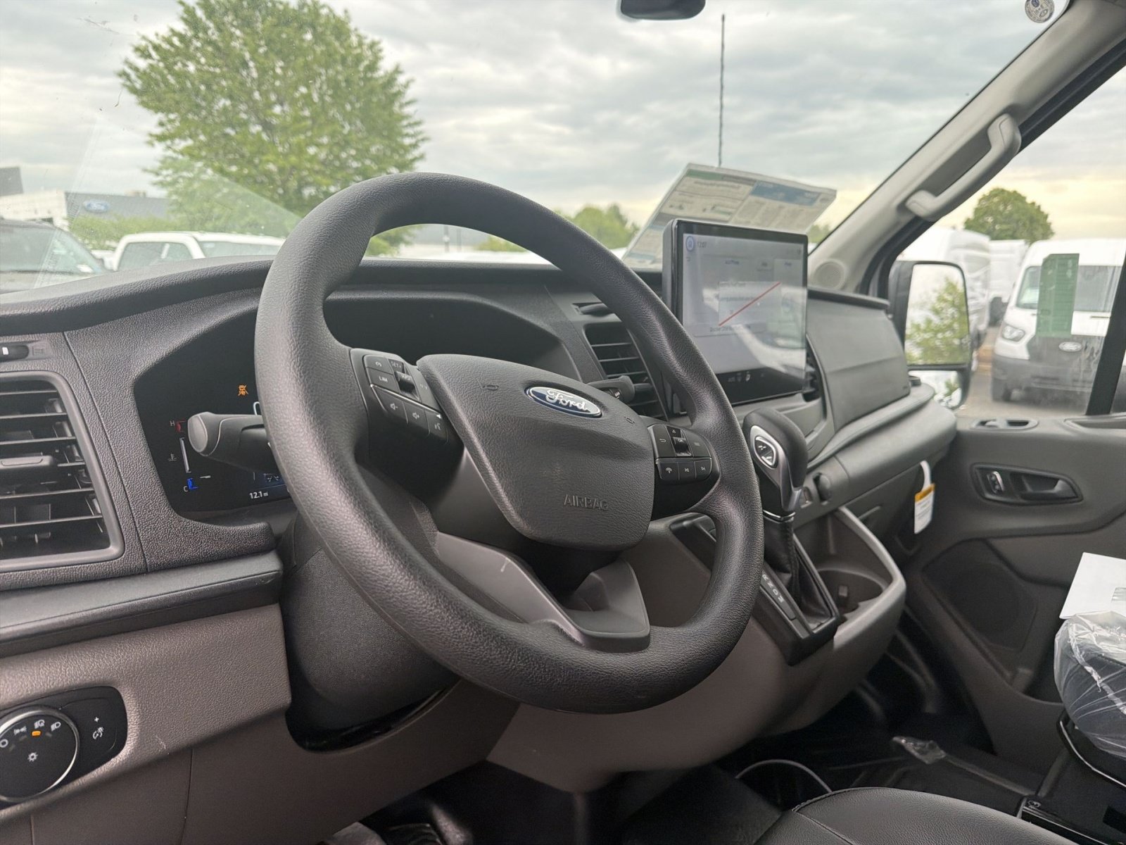 New 2026 Ford Transit 250 148 Medium Roof RWD image 29
