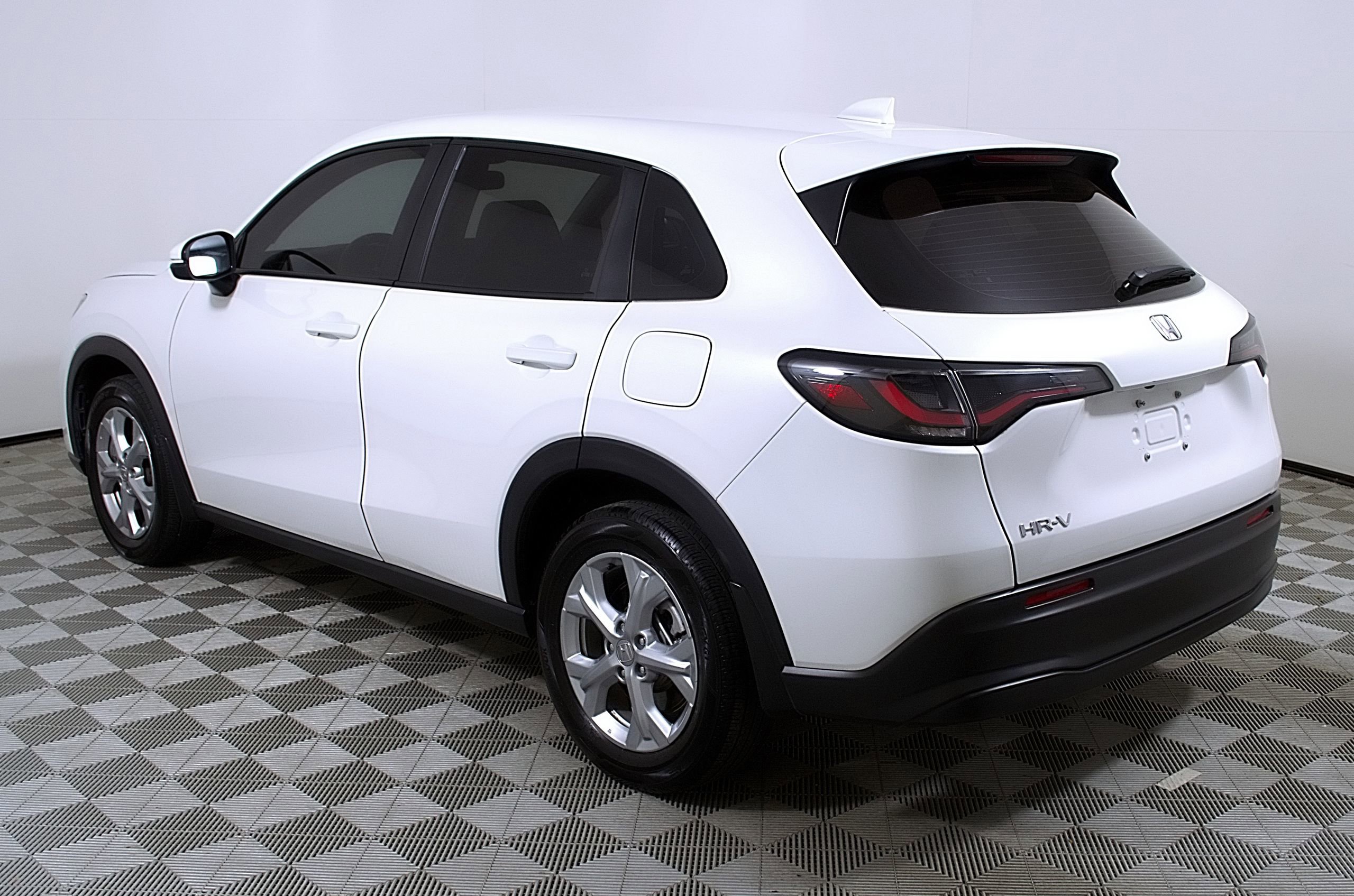 Used 2025 Honda HR-V LX image 9