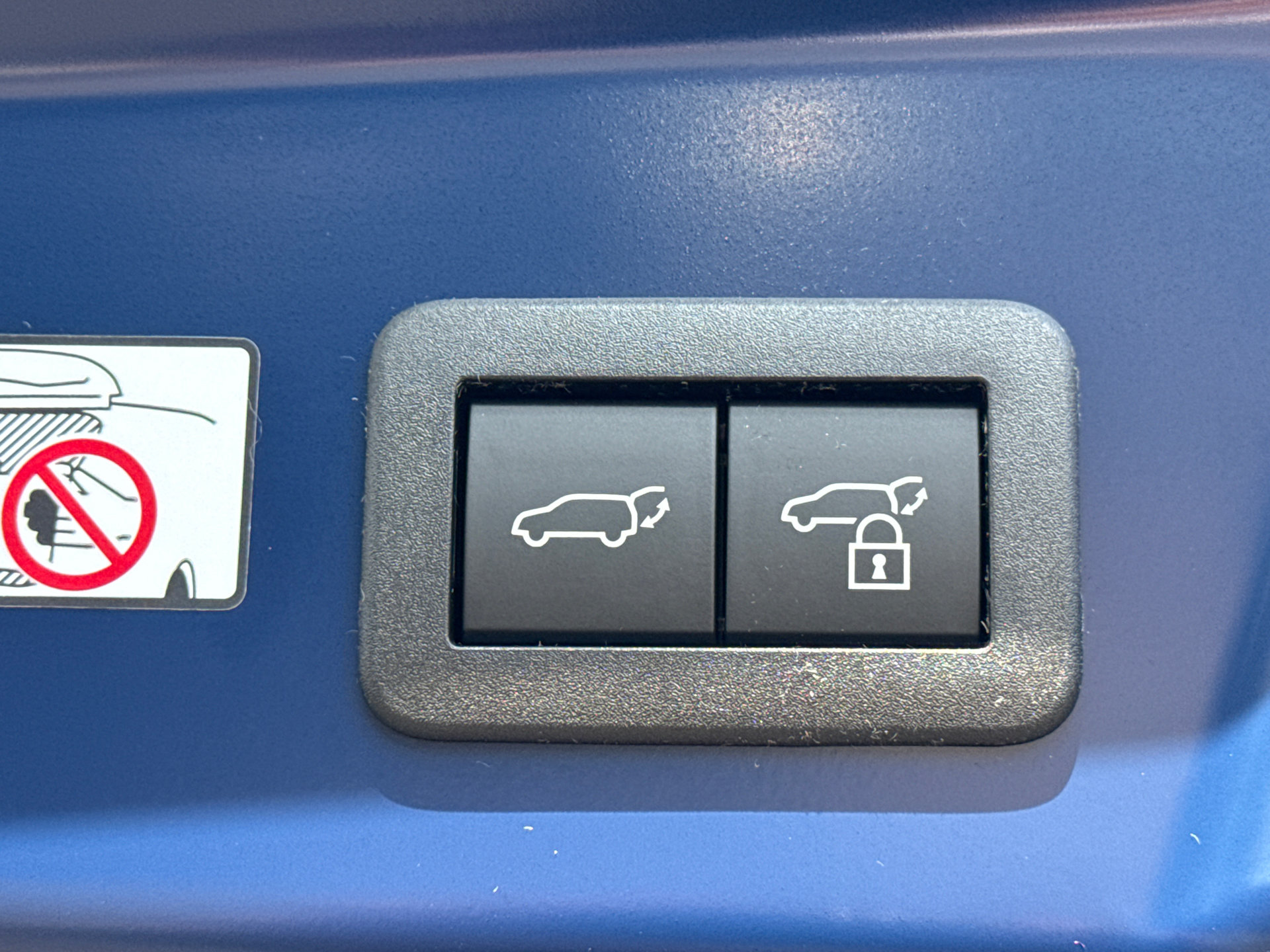 New 2026 Toyota Prius Plug-In Hybrid FWD image 11