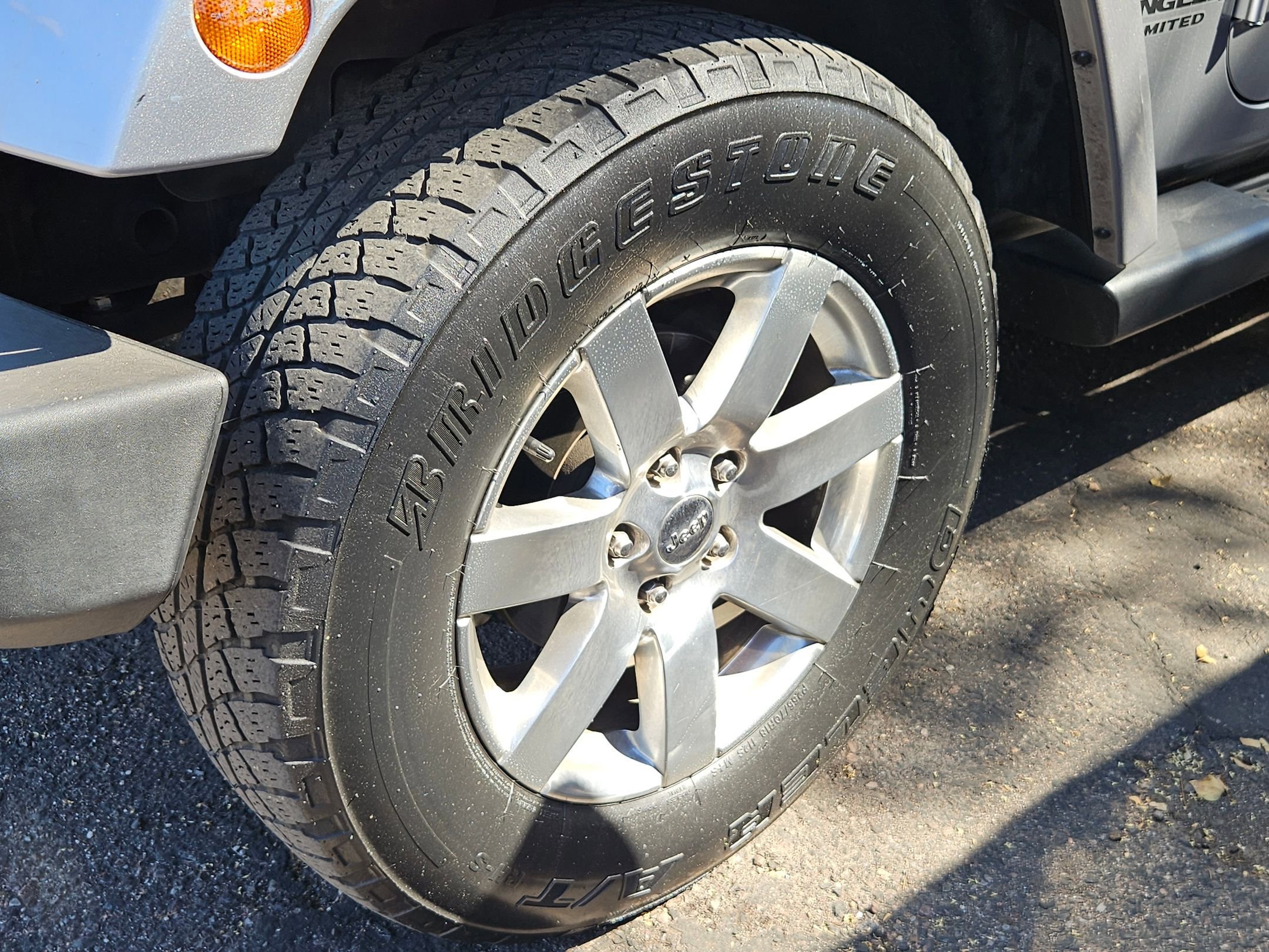 Used 2017 Jeep Wrangler Unlimited Sahara w/ Max Tow Package image 4