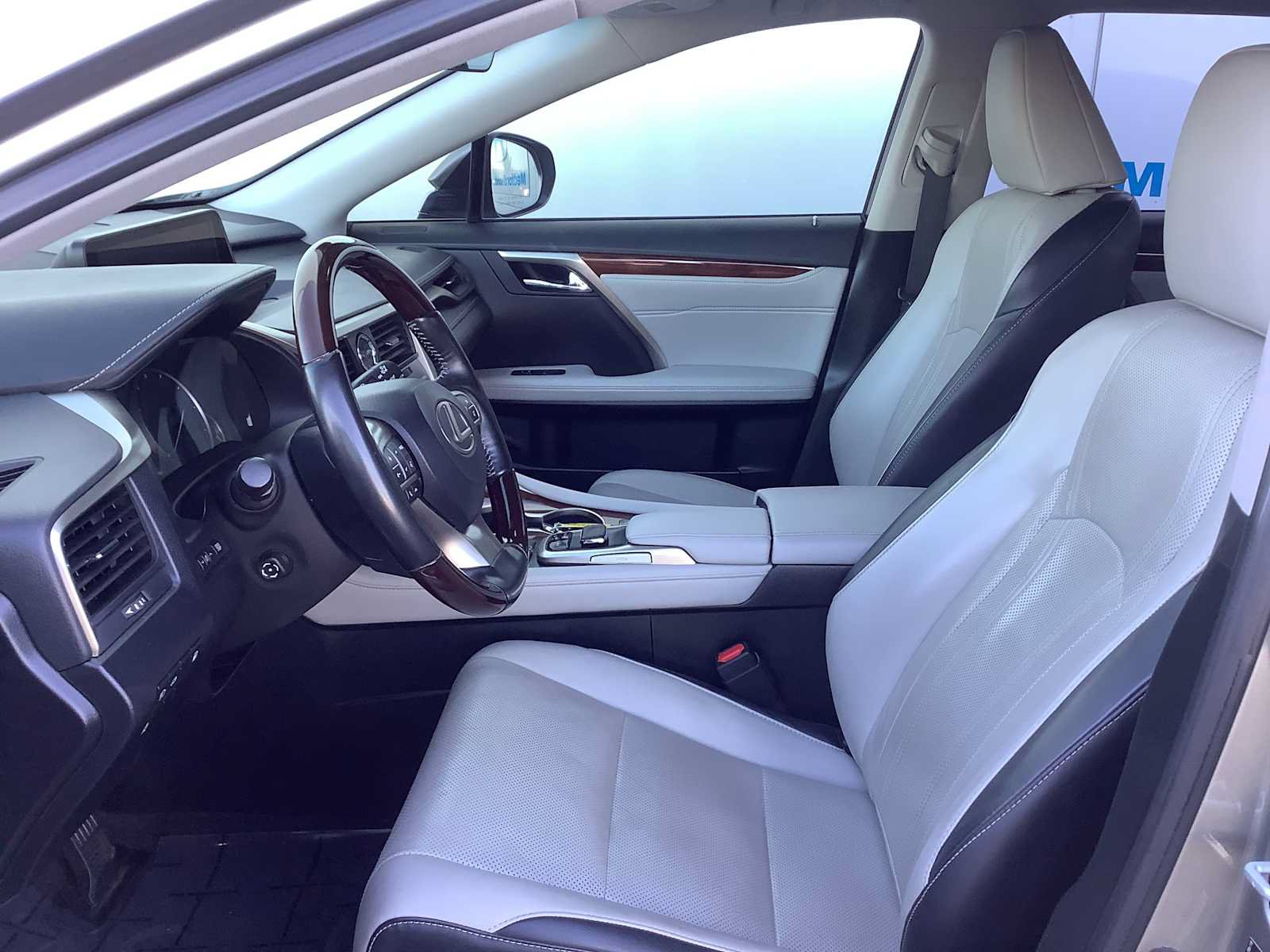Used 2019 Lexus RX 450hL Premium w/ Premium Package AWD/4WD image 2