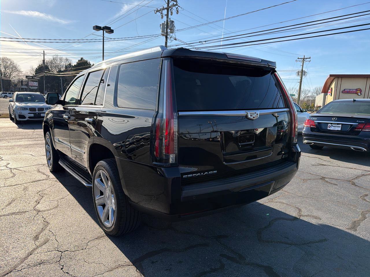 Used 2017 Cadillac Escalade Luxury image 10