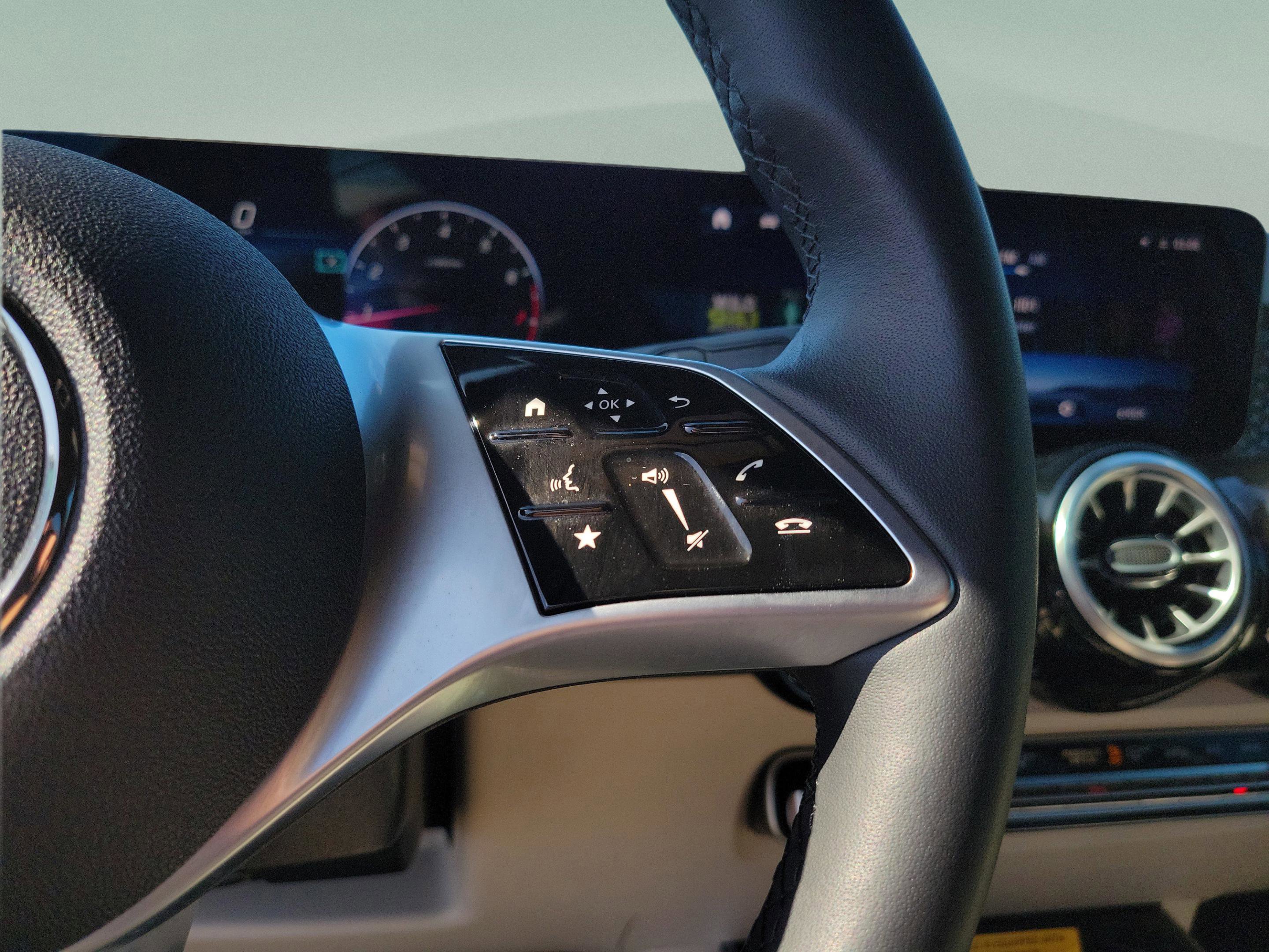 Certified 2025 Mercedes-Benz GLB 250 image 30