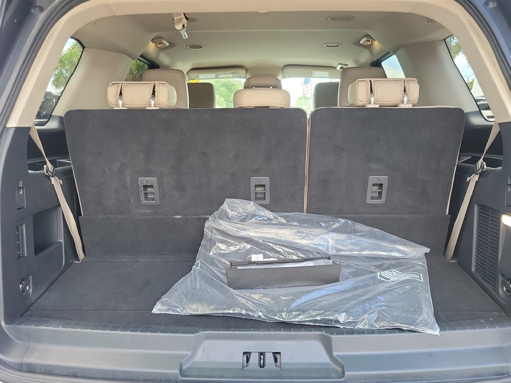 Certified 2023 Ford Expedition XLT RWD image 6