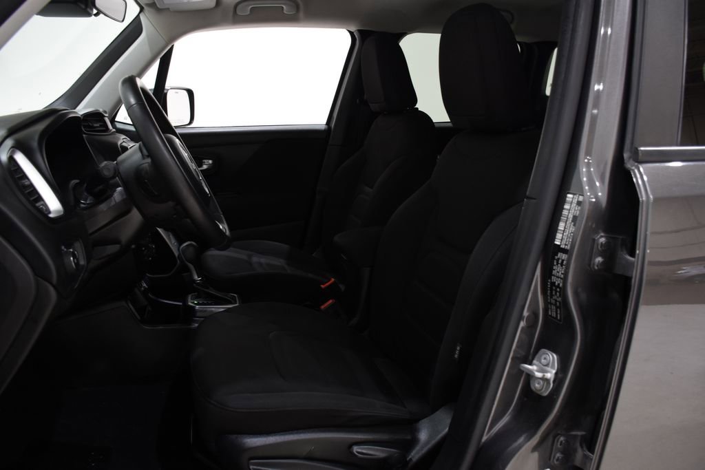 Used 2021 Jeep Renegade Latitude image 23