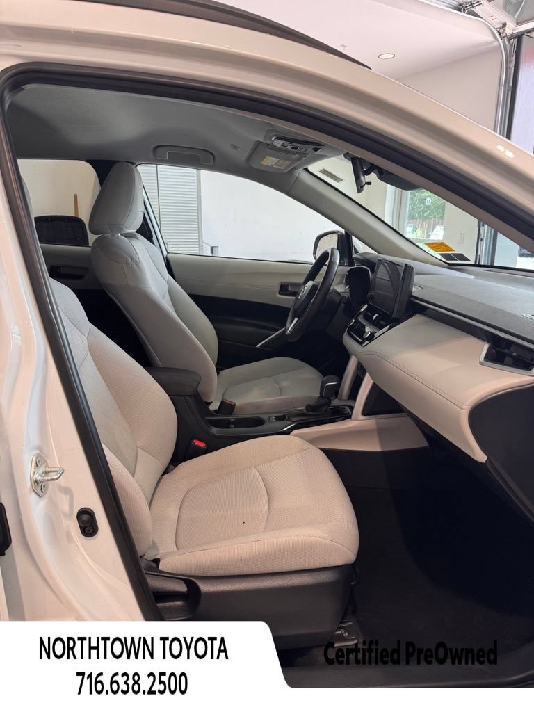 Used 2024 Toyota Corolla Cross LE FWD image 12