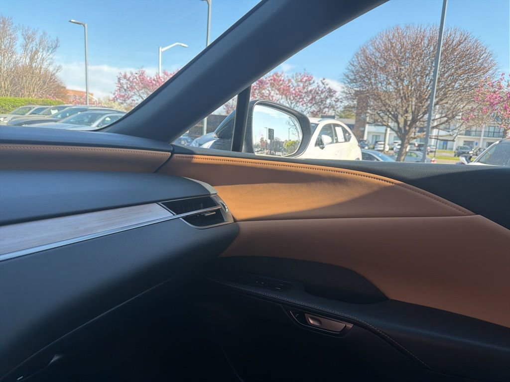 Used 2025 Lexus RX 350 Premium w/ Kick Sensor & Tow Package image 33