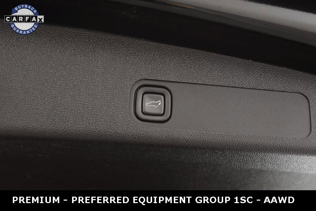 Used 2013 Cadillac Escalade Premium image 16