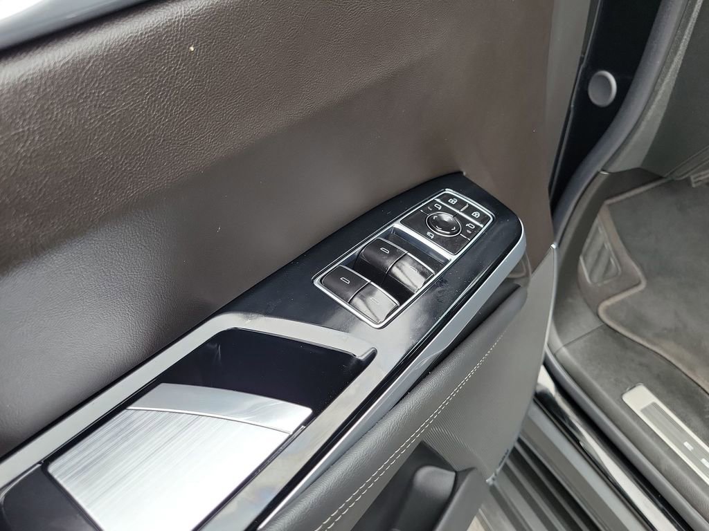 Used 2025 Cadillac Escalade ESV Premium Luxury image 23