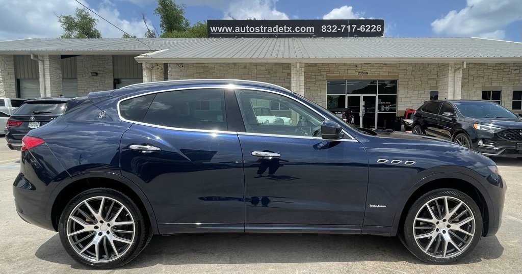 Used 2019 Maserati Levante GranLusso image 8