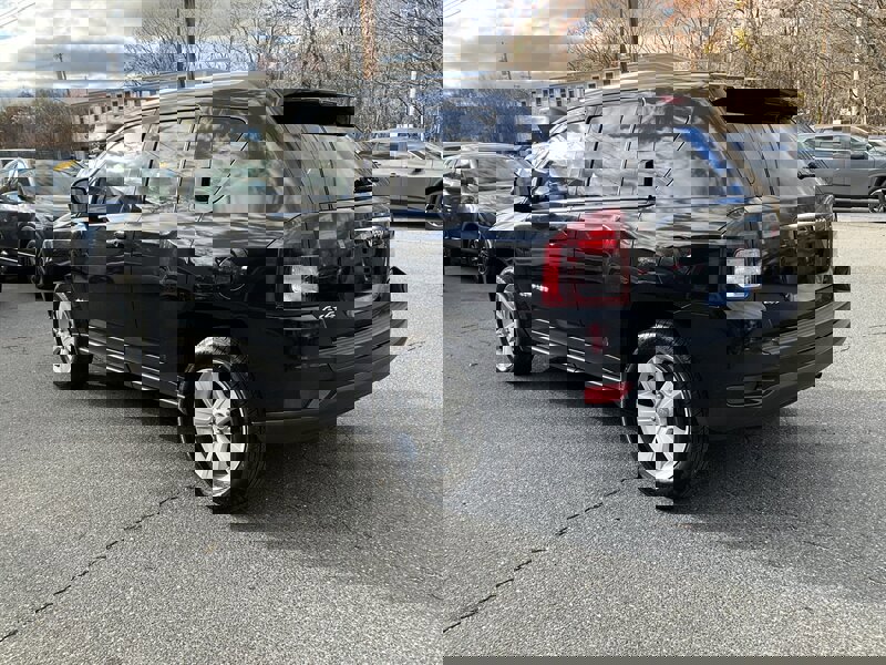 Used 2014 Jeep Compass Latitude w/ Sun/Sound Group image 7