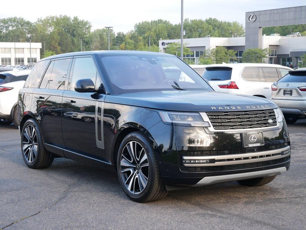 Used 2023 Land Rover Range Rover SE AWD/4WD image 1