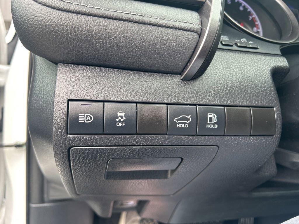 Used 2022 Toyota Camry SE w/ Audio Upgrade Package FWD image 17