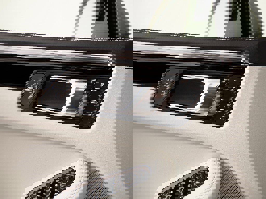 New 2026 Porsche Macan S image 13