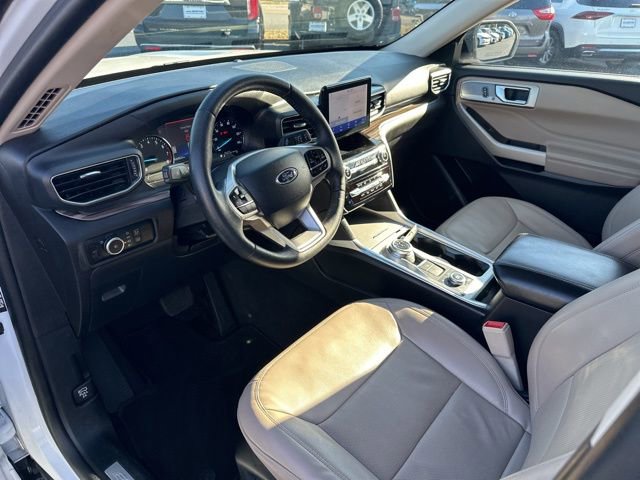 Used 2024 Ford Explorer Limited image 12