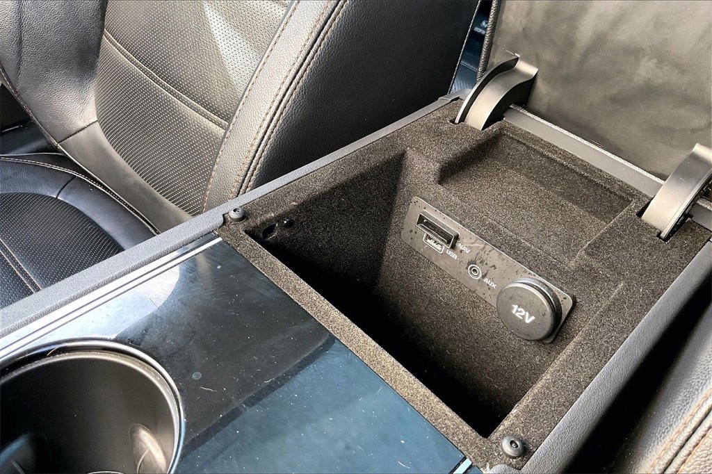 Used 2017 Jaguar F-PACE Prestige image 16