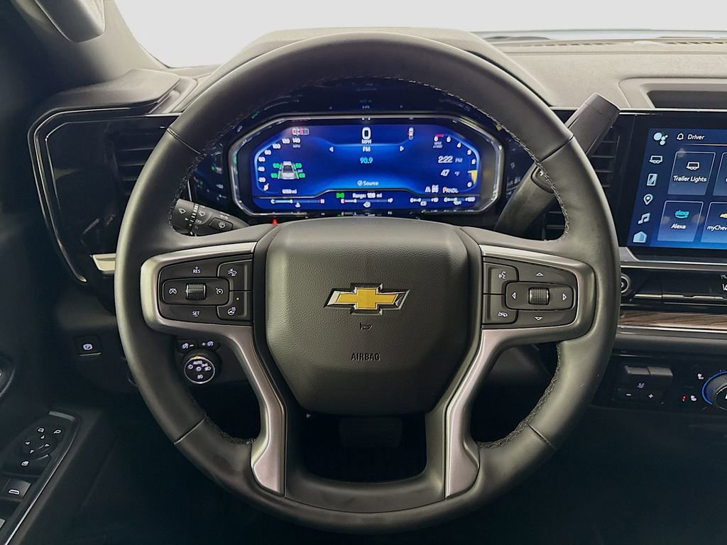 Used 2025 Chevrolet Silverado 2500 LT AWD/4WD image 11