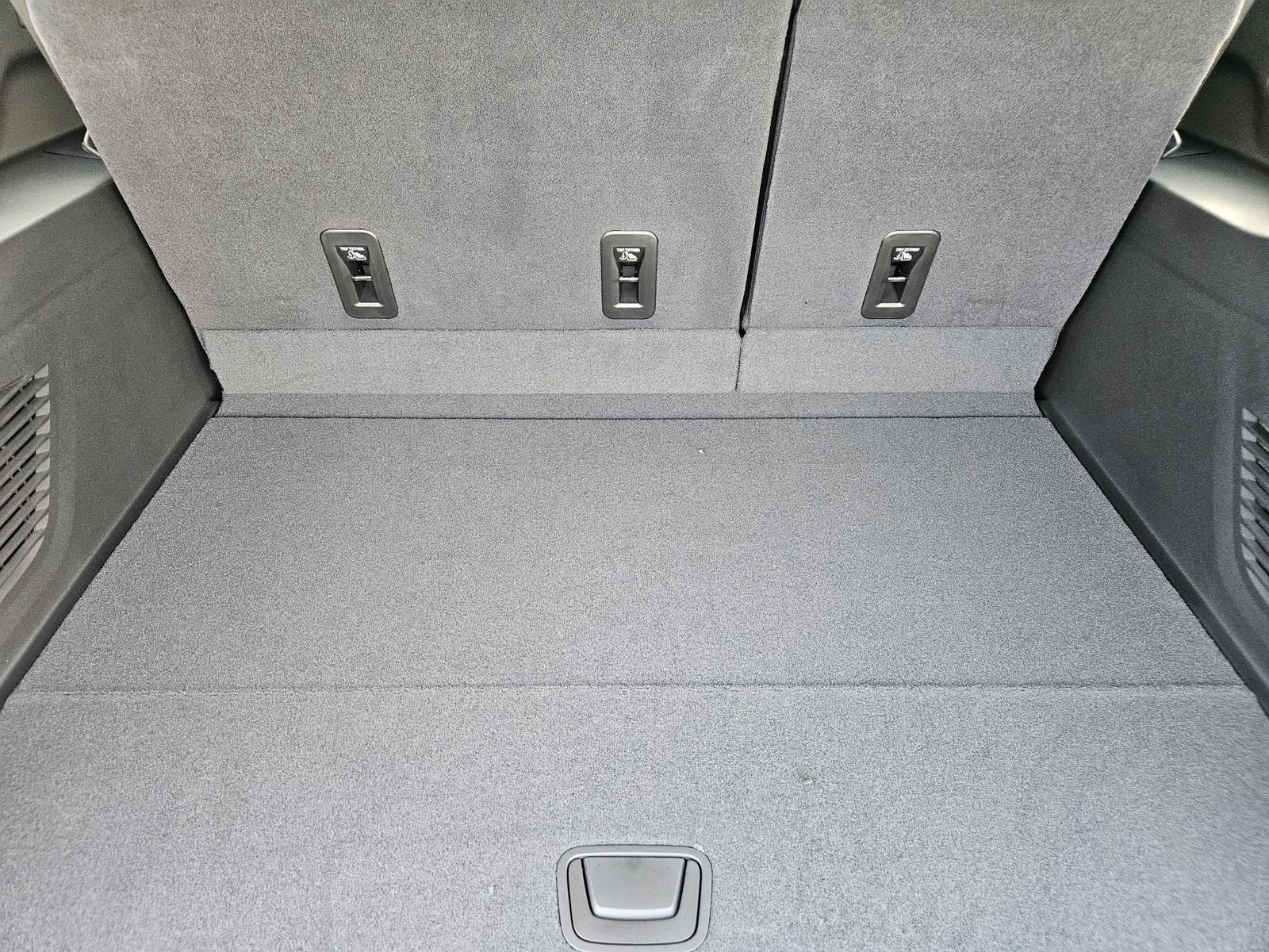 New 2026 Chevrolet Suburban LT w/ Comfort Package image 27