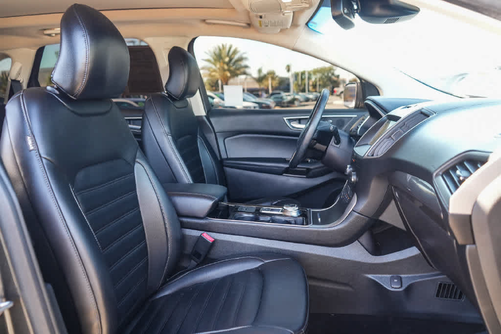 Used 2019 Ford Edge SEL w/ Equipment Group 201A FWD image 16