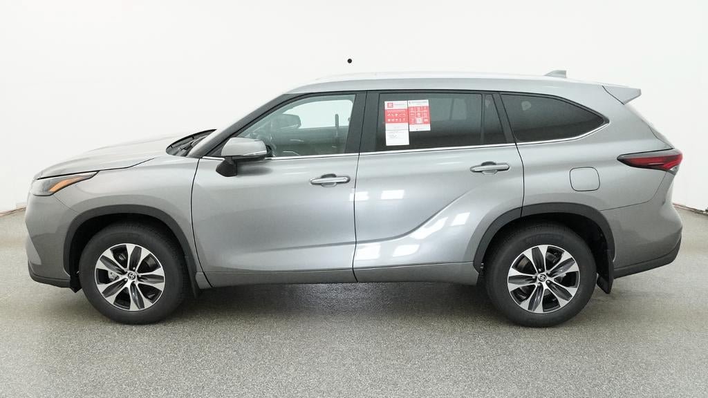 New 2026 Toyota Highlander XLE AWD/4WD image 3