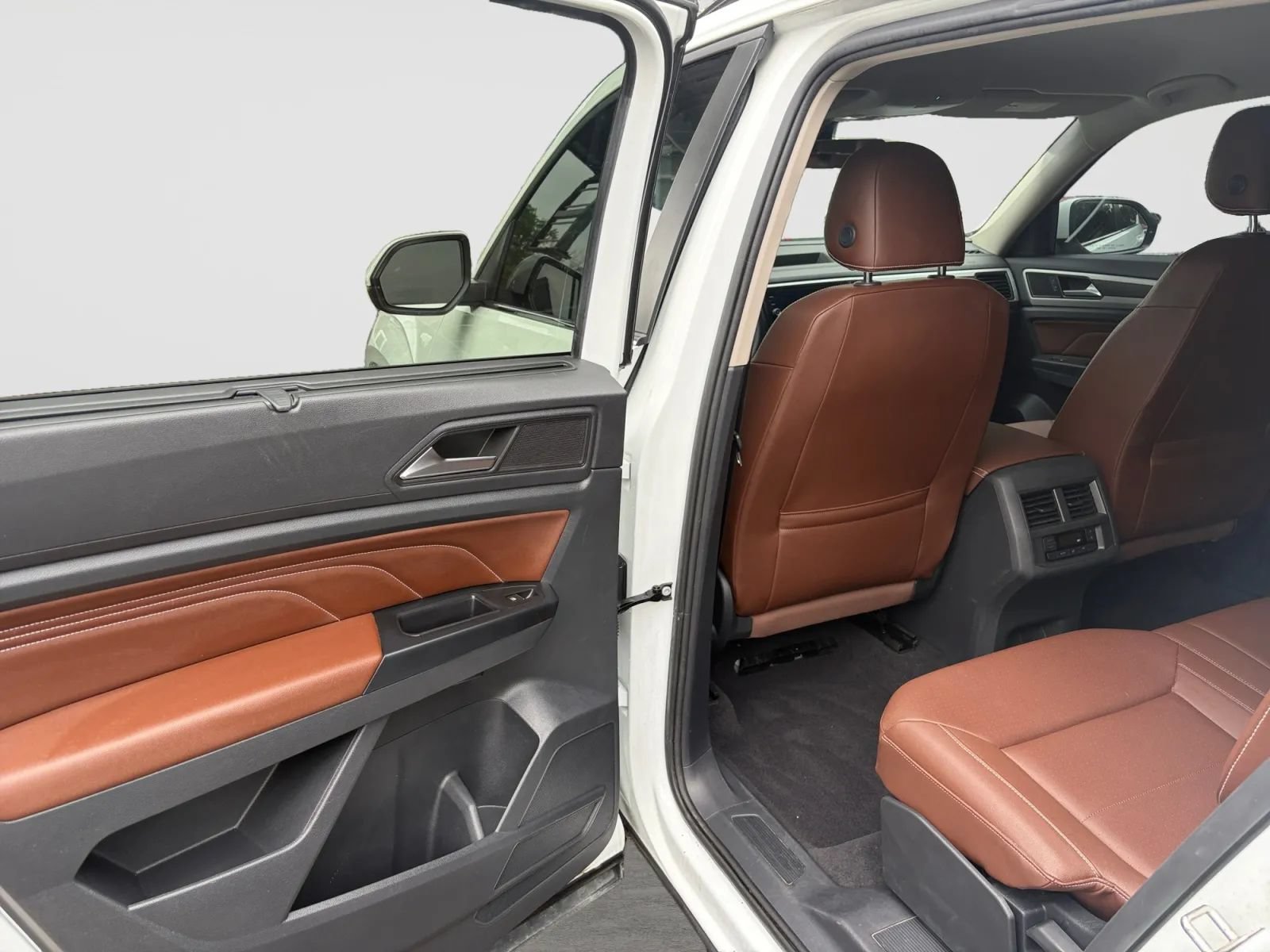 Used 2021 Volkswagen Atlas SE AWD/4WD image 14