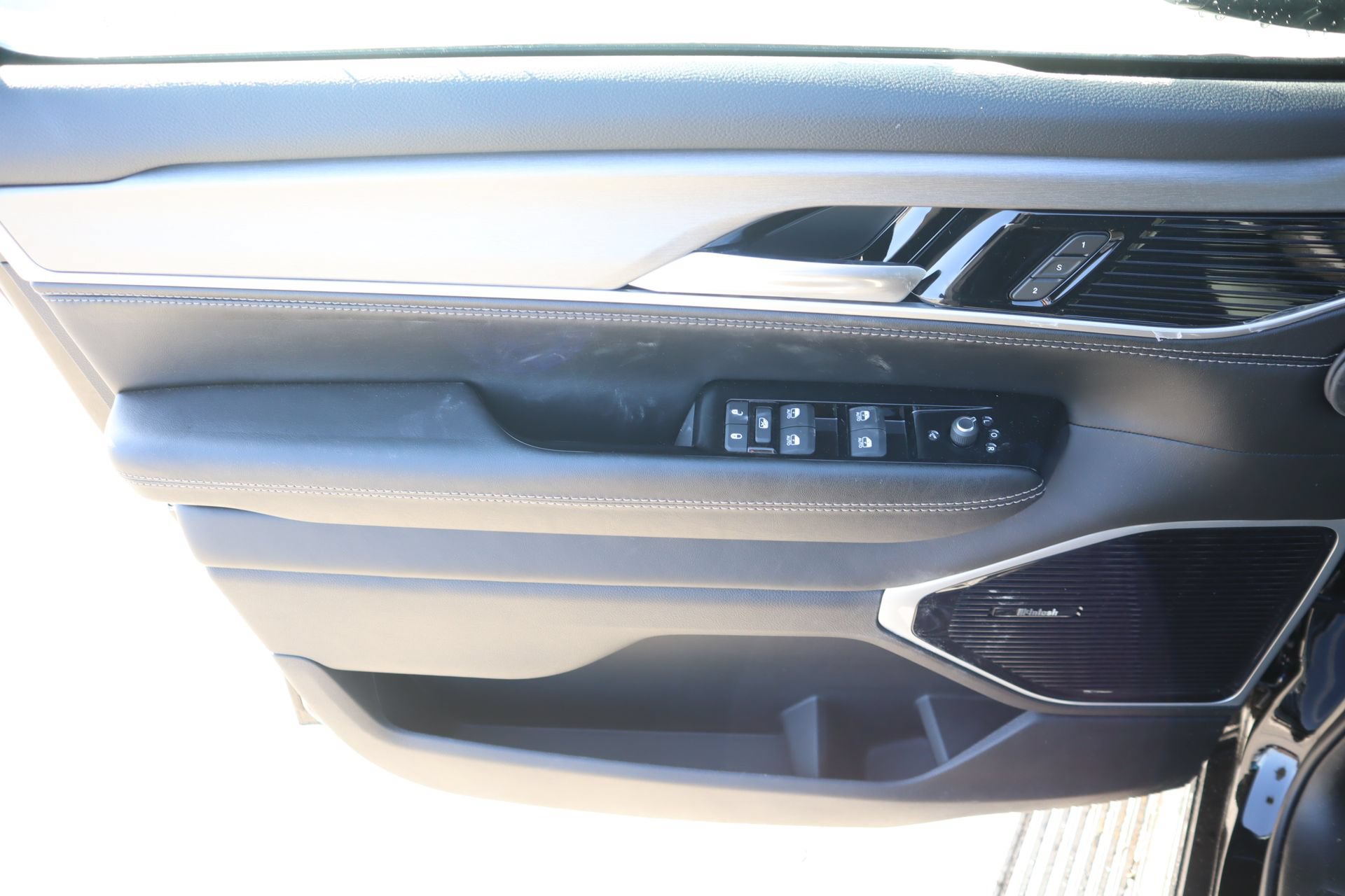 New 2026 Jeep Grand Wagoneer L Limited AWD/4WD image 19