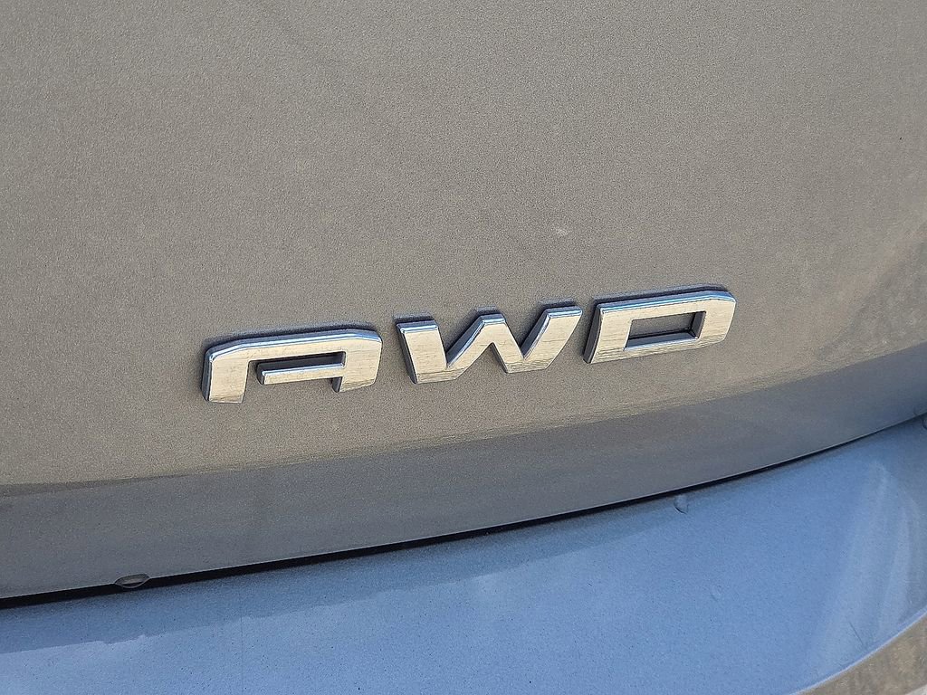 Used 2024 GMC Terrain SLT image 18