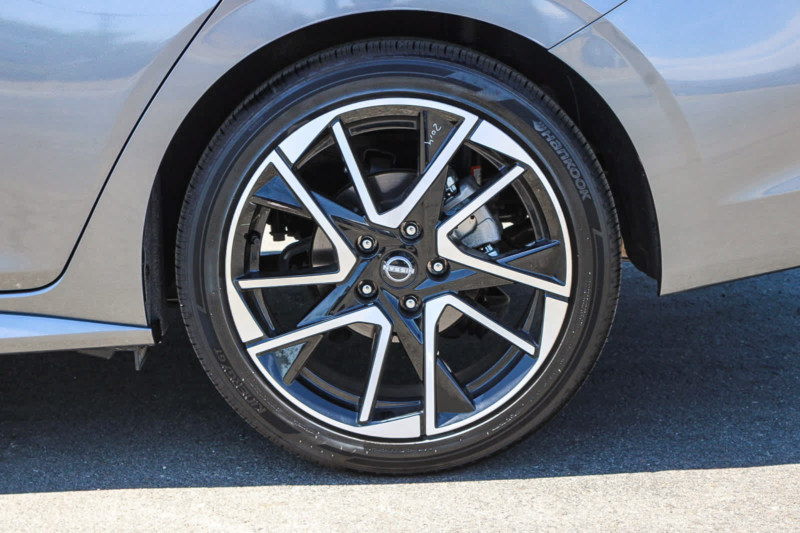 Used 2025 Nissan Sentra SR w/ SR Premium Package FWD image 8