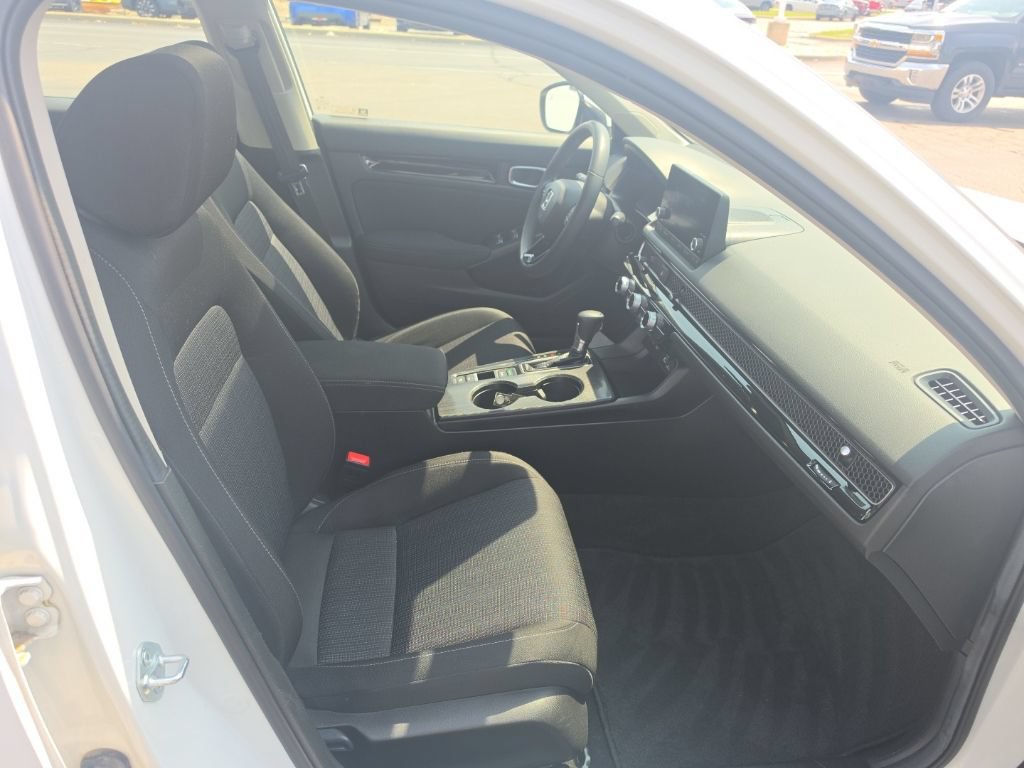 Certified 2024 Honda Civic EX image 32