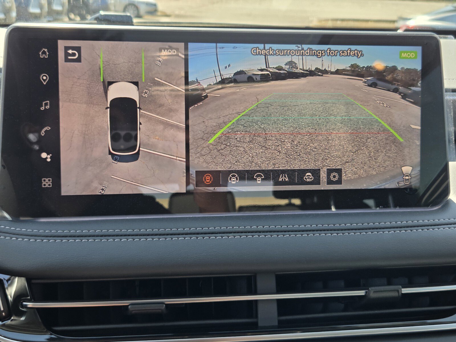 New 2026 INFINITI QX60 Luxe w/ Family Package image 18