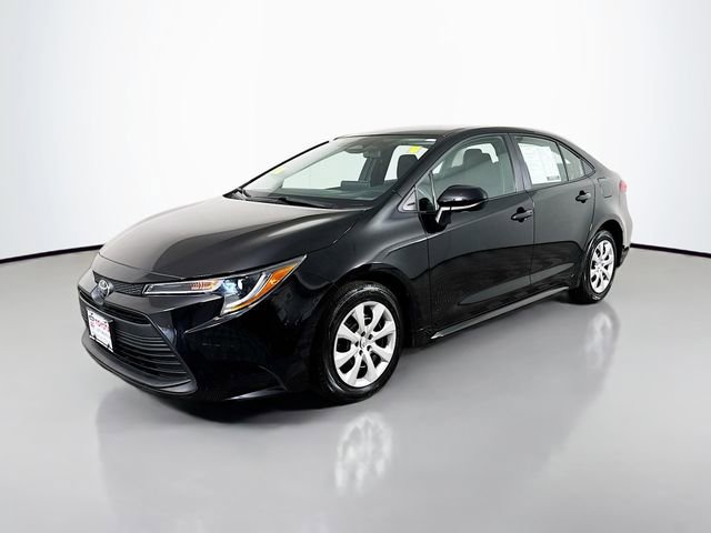 Certified 2025 Toyota Corolla LE image 2
