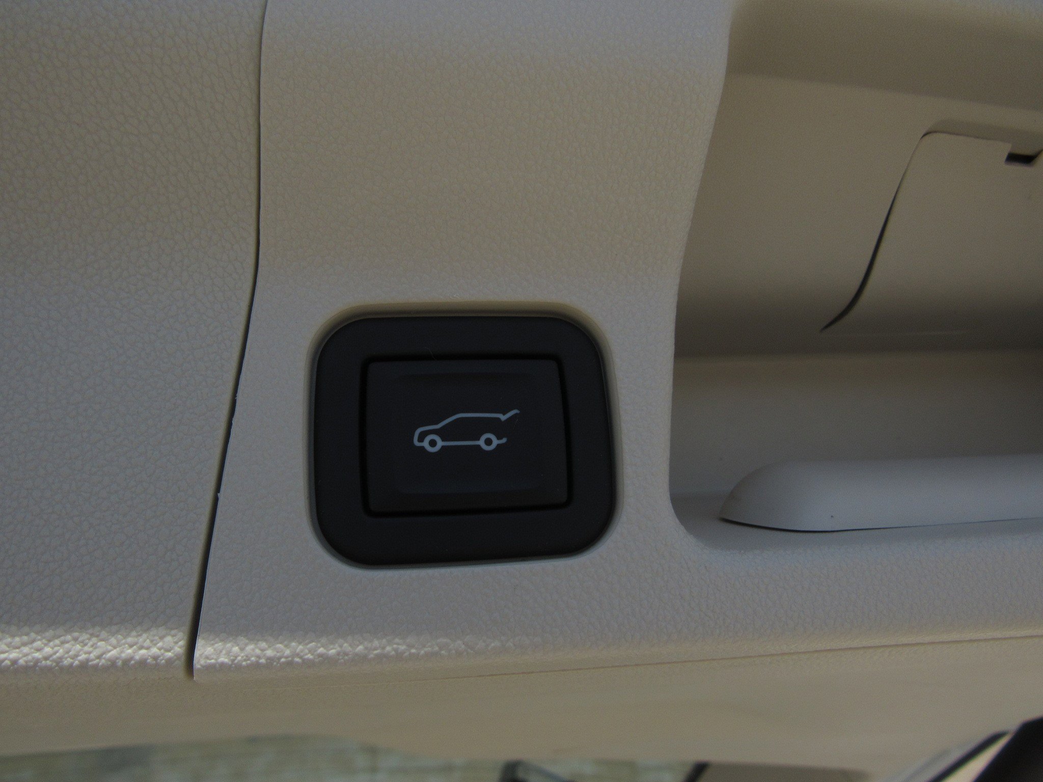 Used 2023 GMC Acadia Denali w/ Denali Ultimate Package FWD image 15