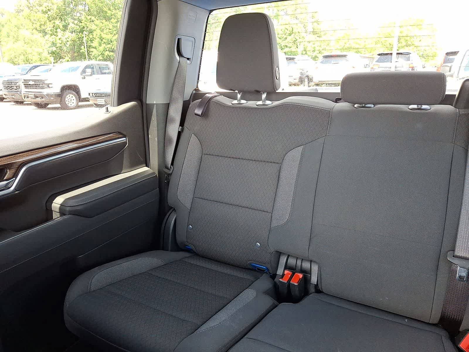 Used 2025 Chevrolet Silverado 1500 LT AWD/4WD image 13