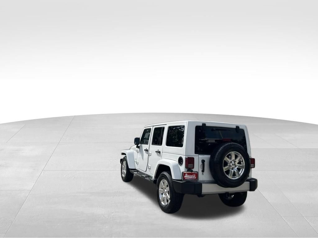 Used 2015 Jeep Wrangler Unlimited Sahara w/ Max Tow Package AWD/4WD image 3