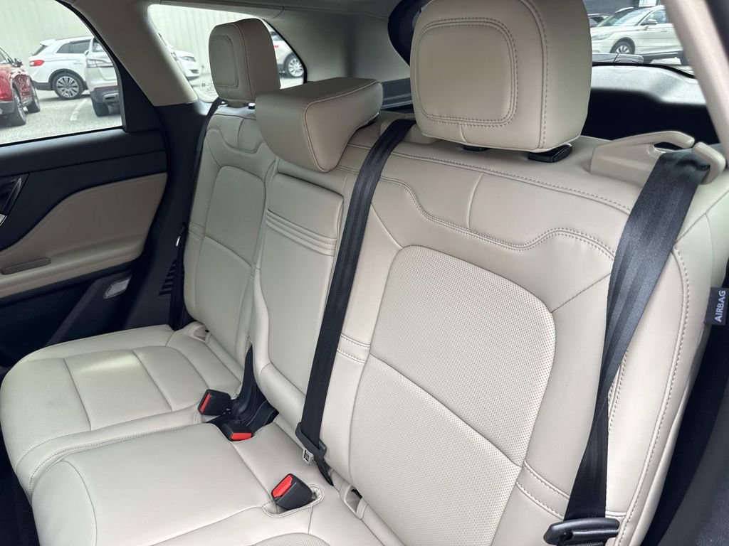 New 2025 Lincoln Corsair Reserve image 14