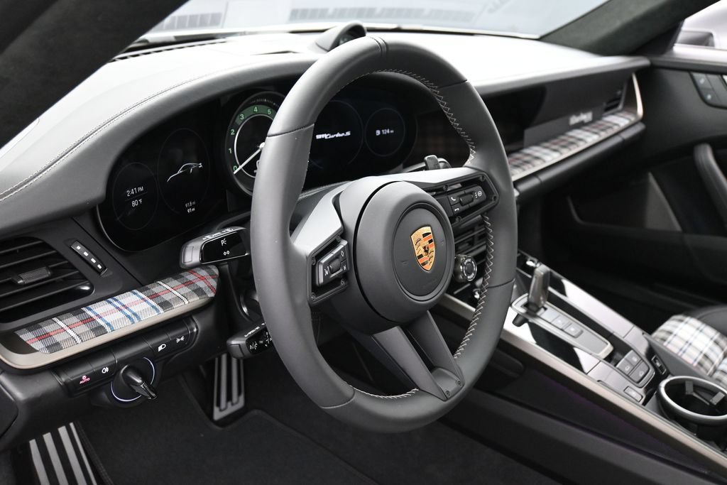 Certified 2025 Porsche 911 Turbo AWD/4WD image 18