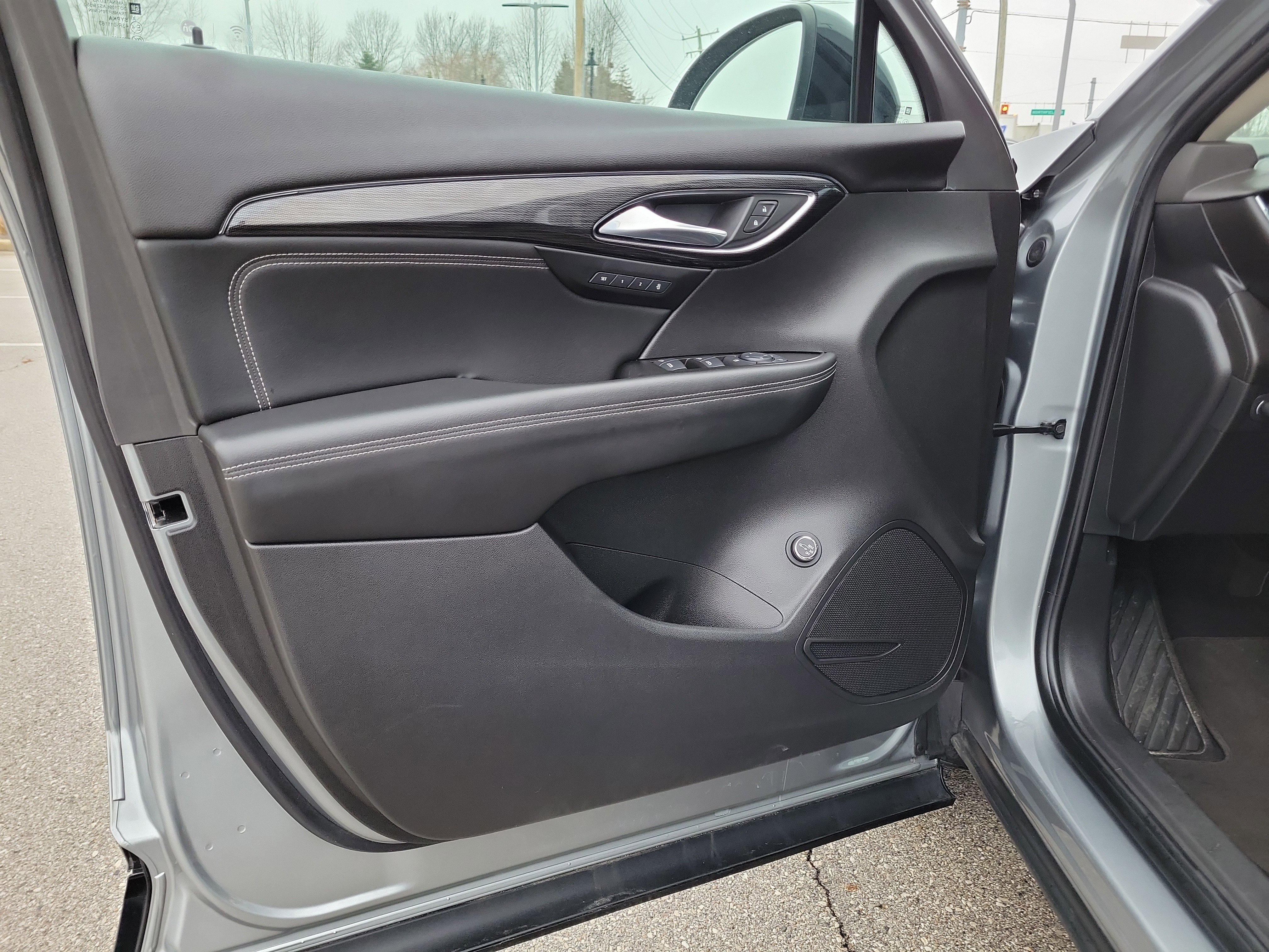 Used 2023 Buick Envision Essence w/ Sport Touring Package image 15