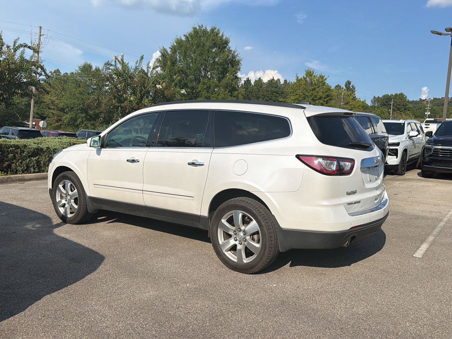 Used 2017 Chevrolet Traverse Premier FWD image 2