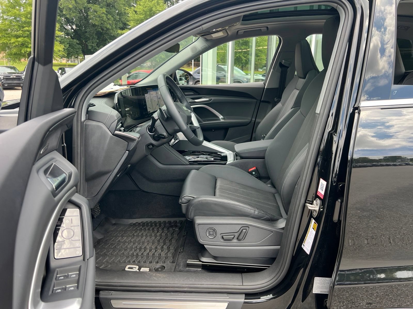 Used 2025 Audi Q5 Premium Plus w/ Premium Plus AWD/4WD image 25
