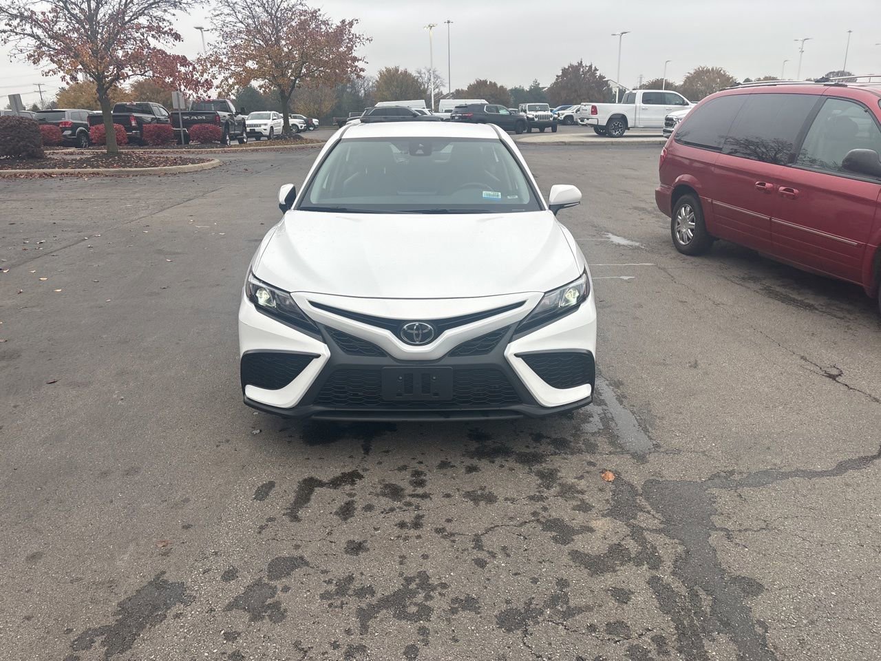Used 2023 Toyota Camry SE image 8