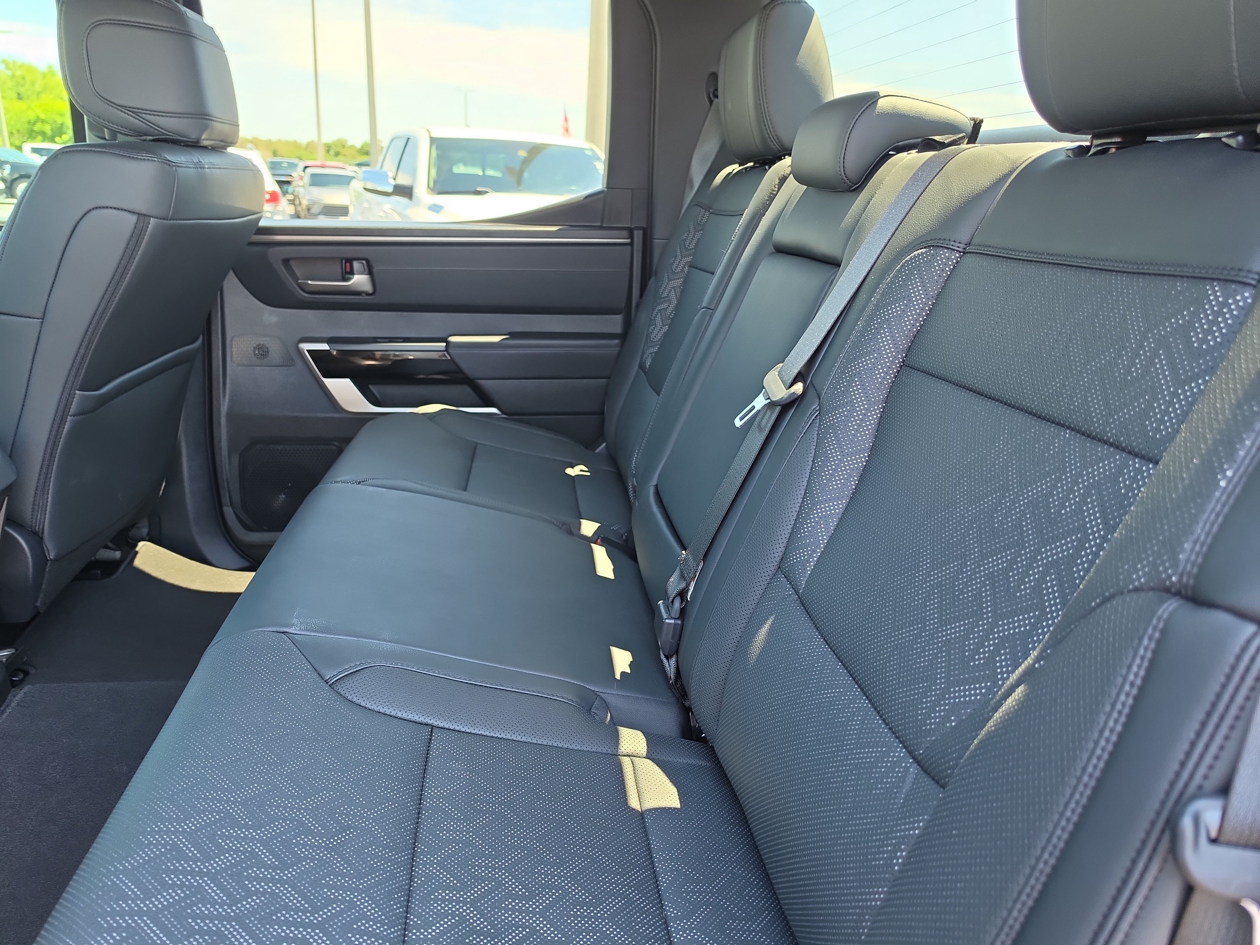 Used 2025 Toyota Tundra Limited AWD/4WD image 12